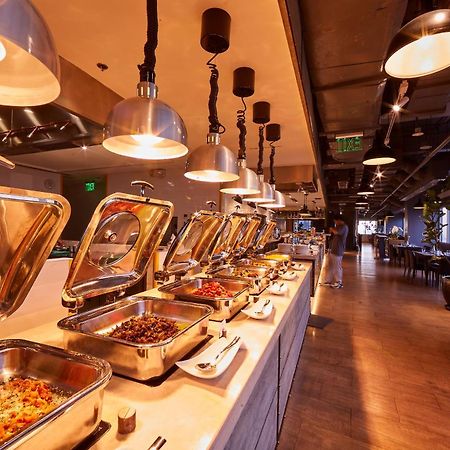 Brittany Hotel Bgc Taguig Eksteriør bilde